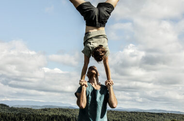 Spectacle de portés acrobatiques « Compost »
